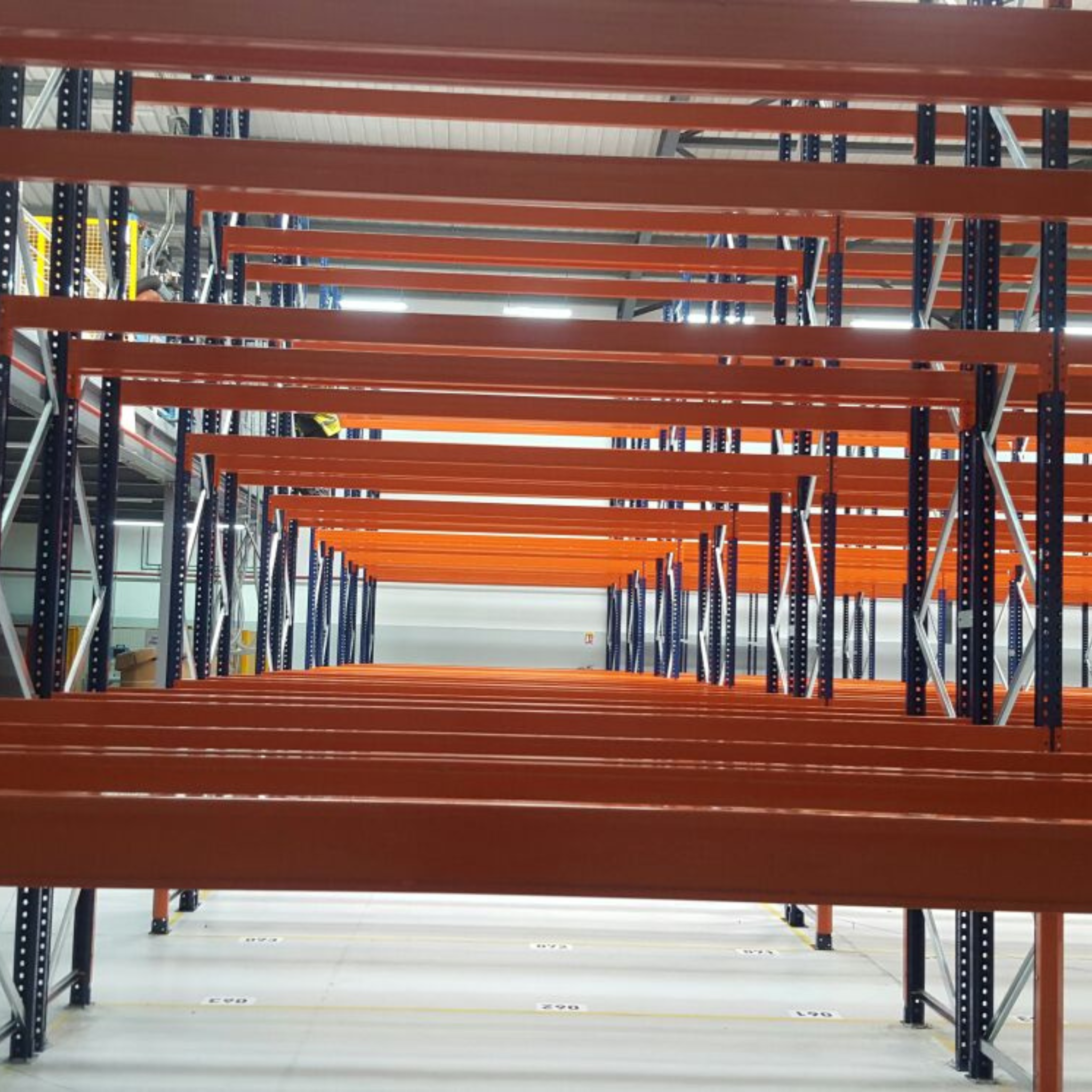 Crismar Traders - Mantenimiento y posventa de sistemas logísticos  